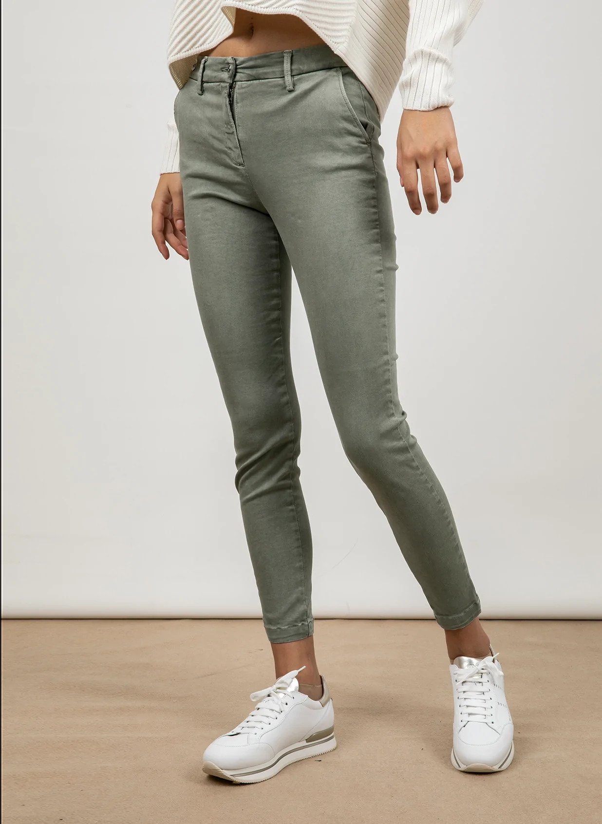 w8877-8166197-833_05